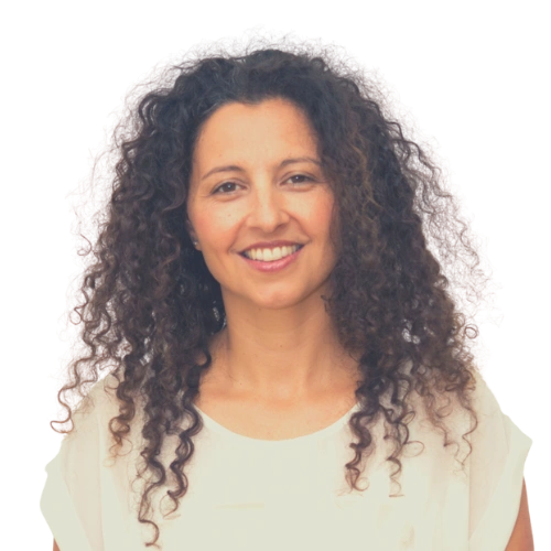 Ruth Suárez, vocal coach especializada en técnica vocal profesional y entrenamiento para artistas y profesionales de la voz.